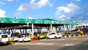 ஆகஸ்ட் 15 முதல் சுங்கச்சாவடிகளில் கட்டணமின்றி பயணிக்க பாஸ் அறிமுகம்!