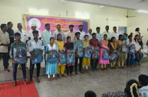 7 ஆண்டுகளுக்கும் மேலாக கல்வி சீர்… மகிழ்ச்சியில் மாணவ-மாணவியா்கள்…