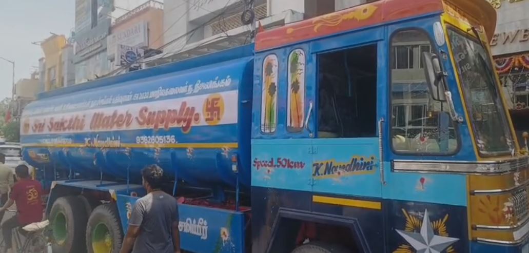 குடிநீர் ஒப்பந்த லாரி மோதி 10 வயது சிறுமி பலி!