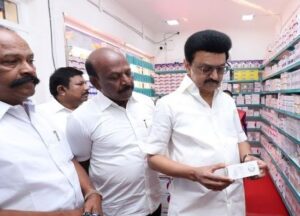 முதல்வா் மு.க.ஸ்டாலின் மருந்தகத்தில் நேற்று திடீர் ஆய்வு!