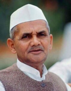 காமராஜரை பலி கொண்ட காங்கிரஸை, தமிழ்நாட்டில் வளர்ப்பதற்கு செல்வபெருந்தகை முயற்சி செய்யலாமோ...