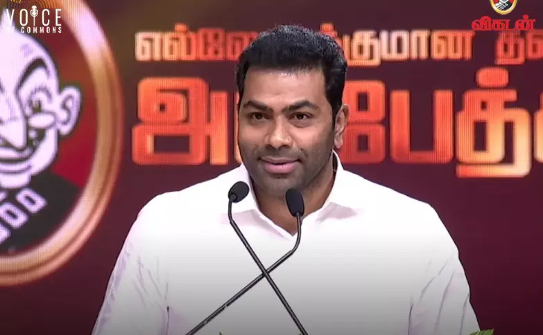 "விமானத்தை வீழ்த்தத் துடிக்கும் வெட்டுக்கிளிகள்"