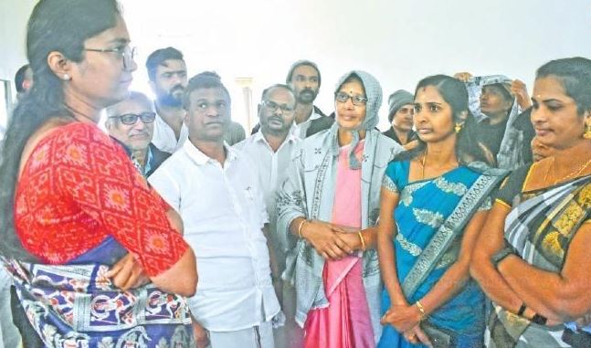பொது மக்களை காத்திட களத்தில் இறங்கிய M L A! கலெக்டரிடம் மனு!