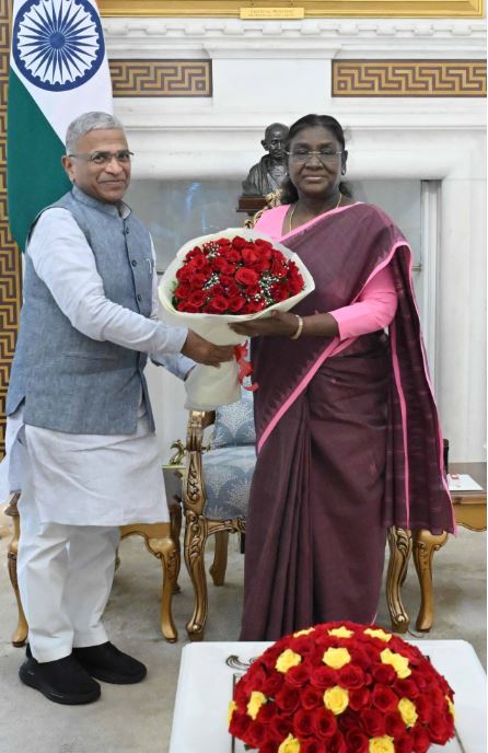 குடியரசு தலைவருடன் மரியாதை நிமித்தமான சந்திப்பு - ஹரிவன்ஸ்