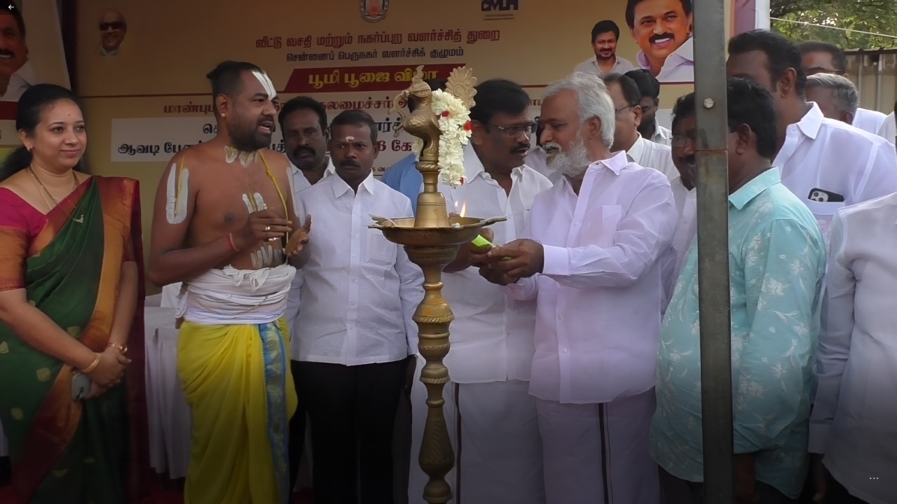 ஆவடியில் 36 கோடியில் புதிய பேருந்து நிலையம் – அமைச்சர்கள் பூஜை போட்டு பணிகள் துவக்கம்…