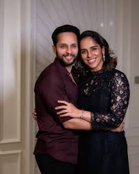 பேட்மிட்டன் வீராங்கனை  விவாகரத்து! ரசிகா்கள் அதிர்ச்சி!