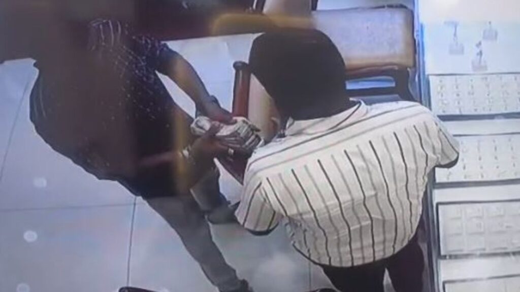 நகைக்கடை உரிமையாளரிடம் மோசடி…ரூ.6 லட்சம் கமிஷன் வாங்கிய SSI…