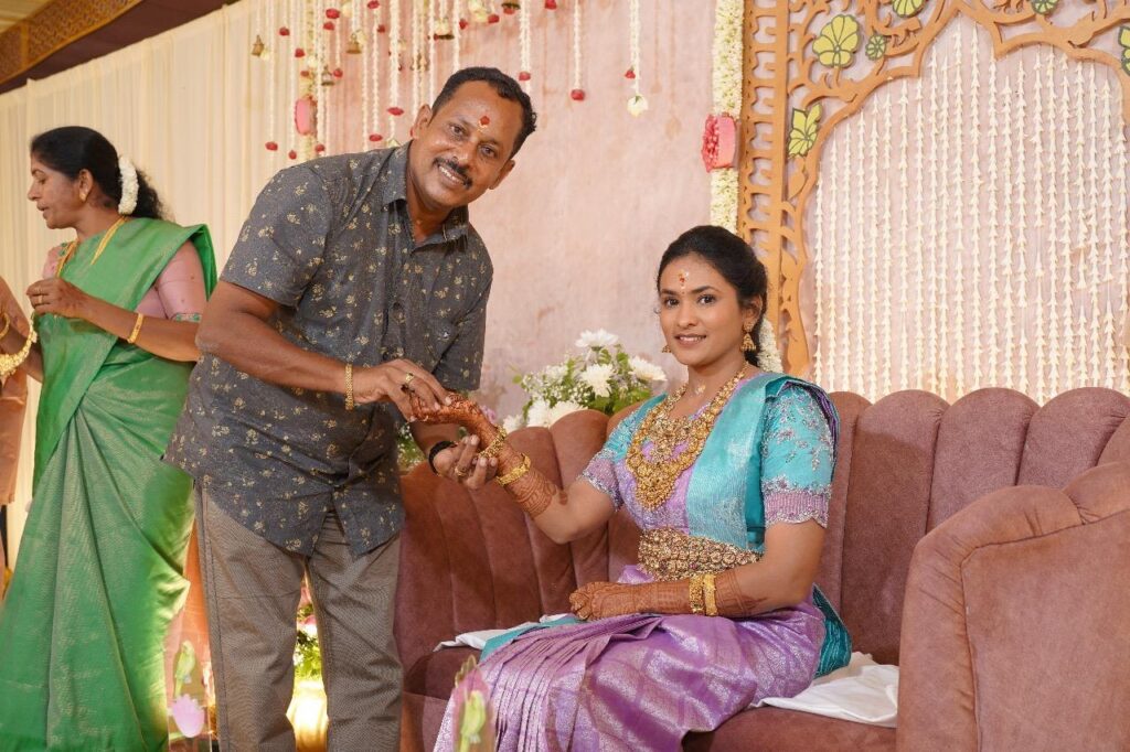 ரிதன்யாவிற்கு கொடுக்கபட்ட சீர்வரிசைகள்….இணையத்தில் வெளியாகி  அதிர்ச்சி!  