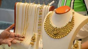 வரலாறு காணாத உச்சத்தில் தங்கம்…நடுத்தர மக்கள் அதிர்ச்சி