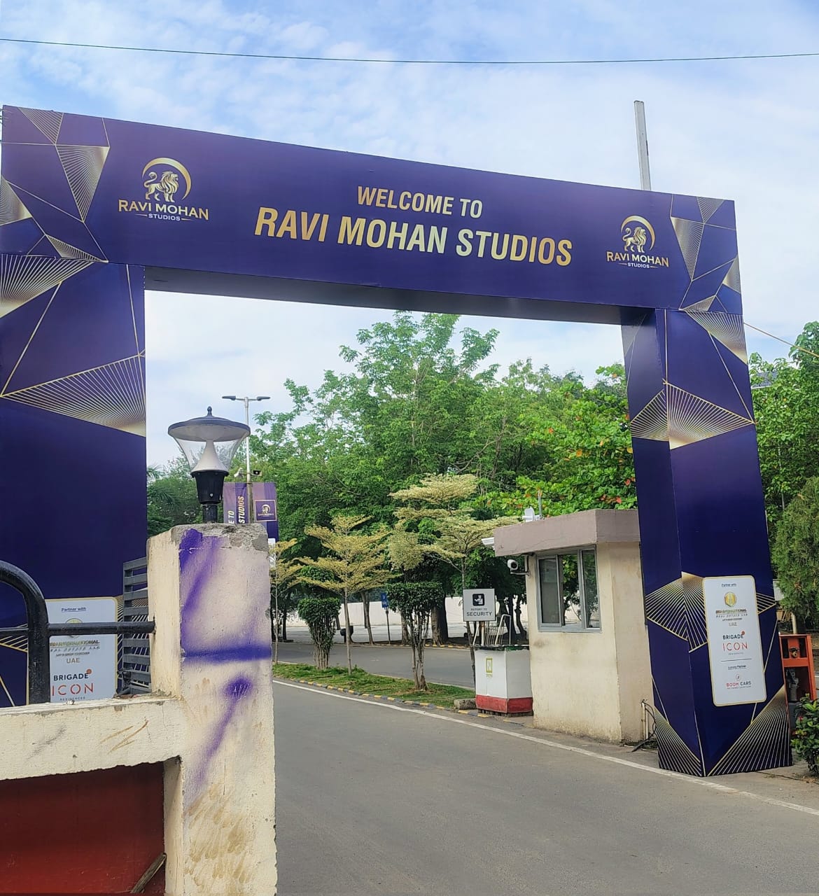 நடிகர் ரவி தொடங்கியுள்ள திரைப்பட தயாரிப்பு நிறுவனம்.... திறப்பு விழாவில் கலந்து கொள்ளும் பிரபலங்கள்!