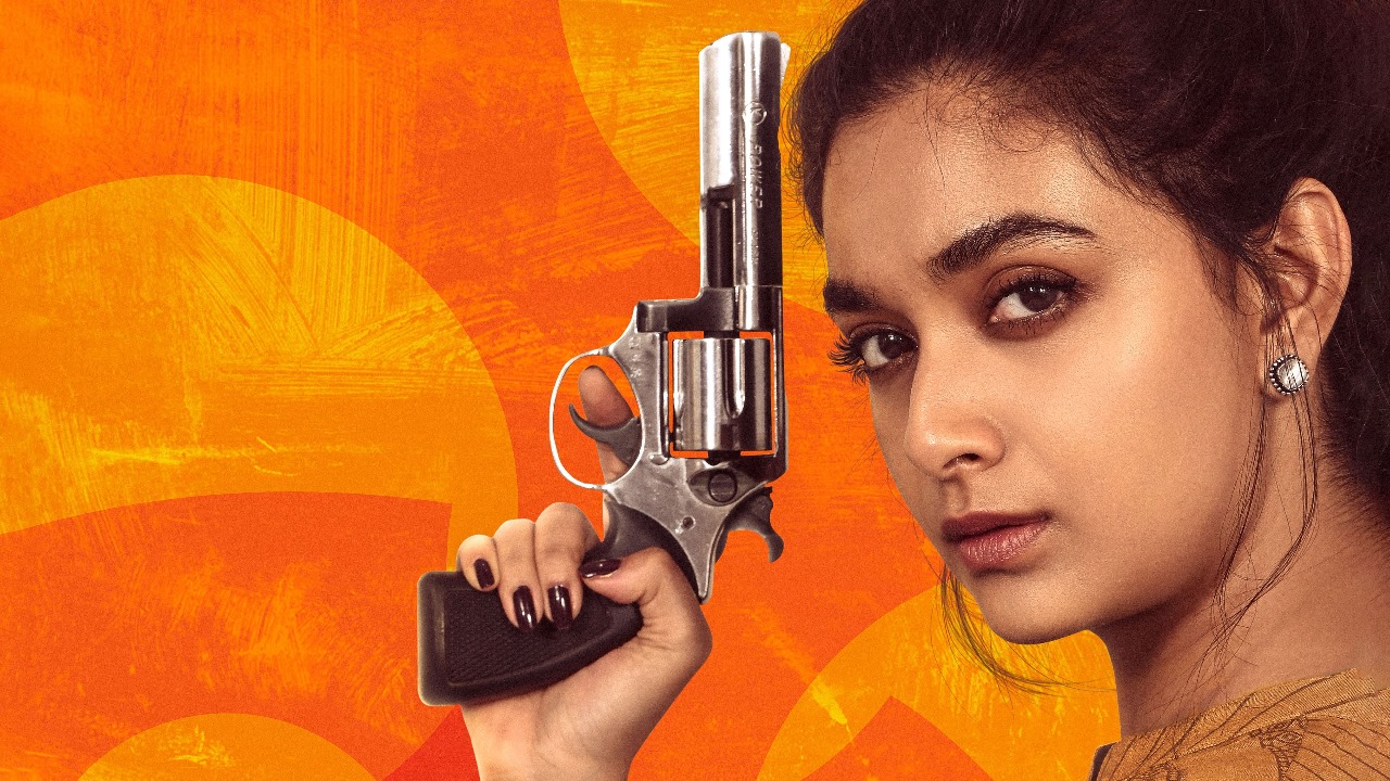 கவனம் ஈர்க்கும் 'ரிவால்வர் ரீட்டா' பட டிரைலர்!