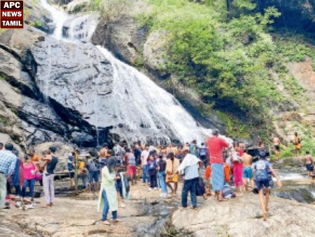 காலாண்டு விடுமுறையையொட்டி கவியருக்கு சுற்றுலா பயணிகளின் வருகை அதிகரிப்பு… 