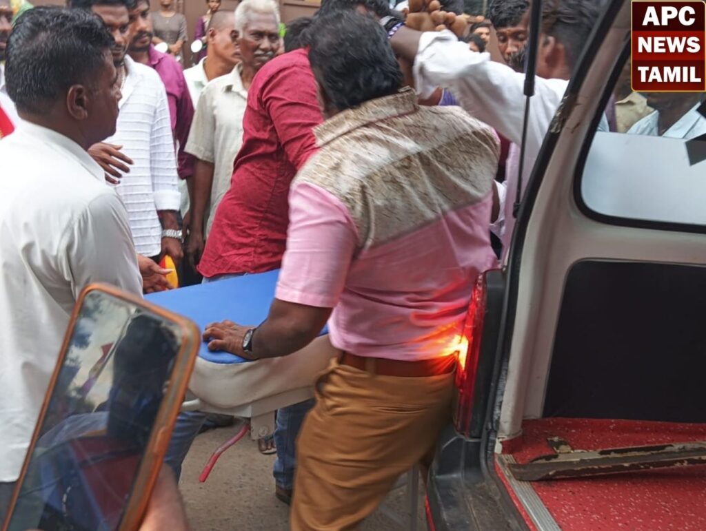 விஜய் கூட்டத்தில் பெண்மணி மயக்கம்...நாகையில் பரபரப்பு