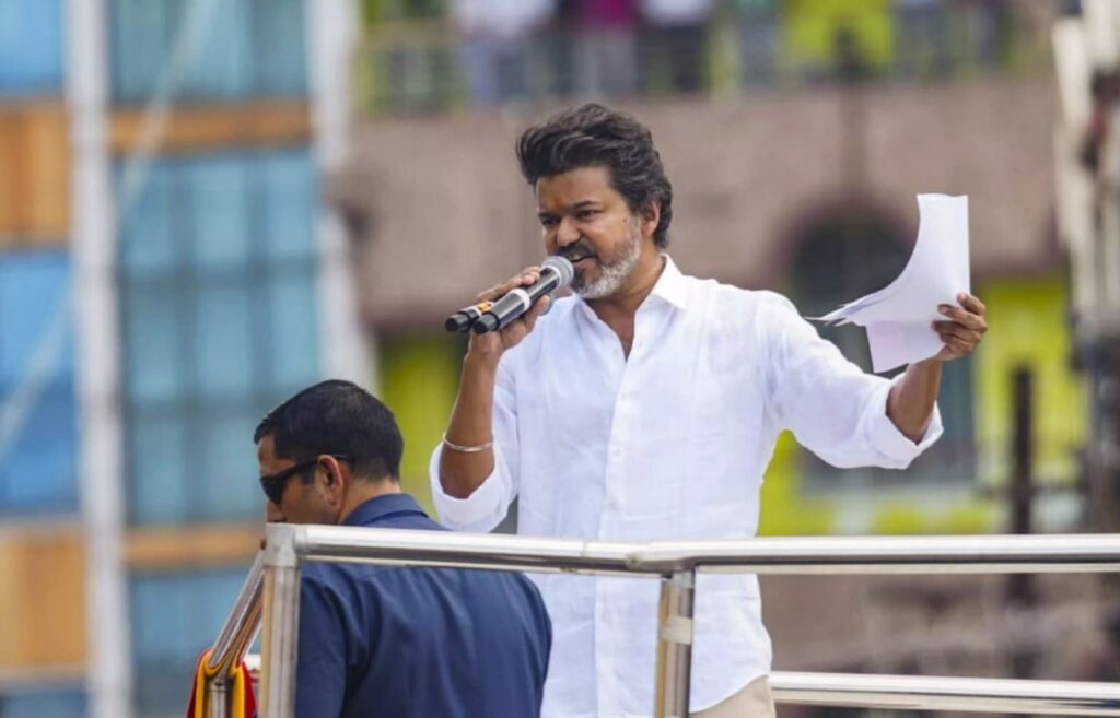 கரூர் சம்பவம்: விஜய்க்கு கண்டனம்.... சிறப்பு புலனாய்வு குழு அமைக்க உயர் நீதிமன்றம் உத்தரவு!
