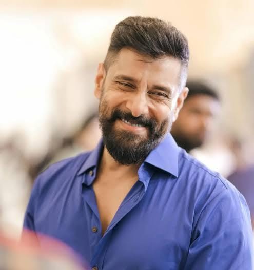 ஒரே நேரத்தில் மூன்று படங்கள்.... கவின் பட இயக்குனருடன் கைகோர்க்கும் சியான் விக்ரம்!