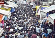 மழையையும் பொருட்படுத்தாமல் சென்னை, புறநகரில் களைகட்டிய தீபாவளி விற்பனை!