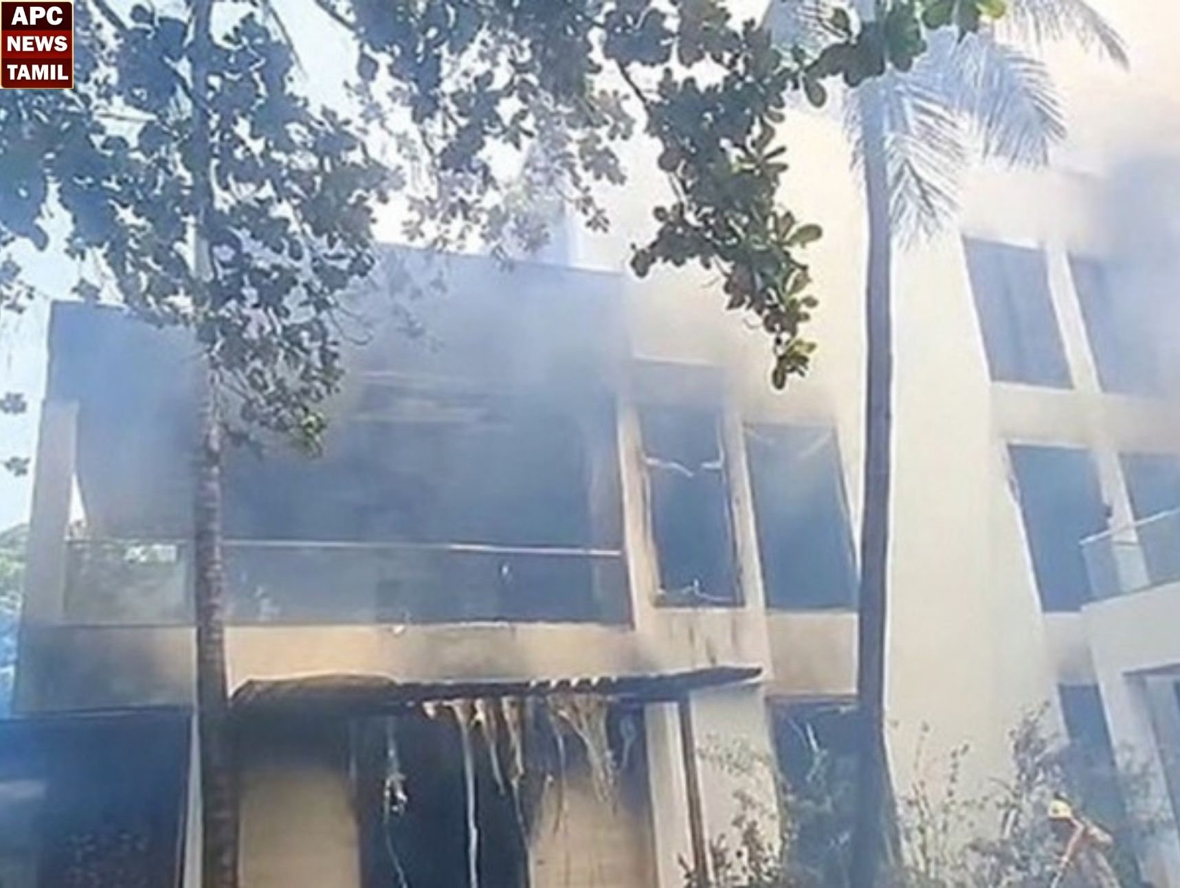 நள்ளிரவில் துயரம்!! ஒரே குடும்பத்தை சேர்ந்த 4 பேர் பலி!!