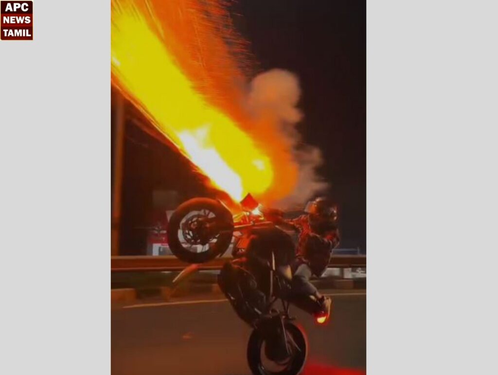 தேசிய நெடுஞ்சாலையில் உயிரை பணயம் வைத்து 'வீலிங்' சாகசம்!  4 இளைஞர்கள் அதிரடி கைது…