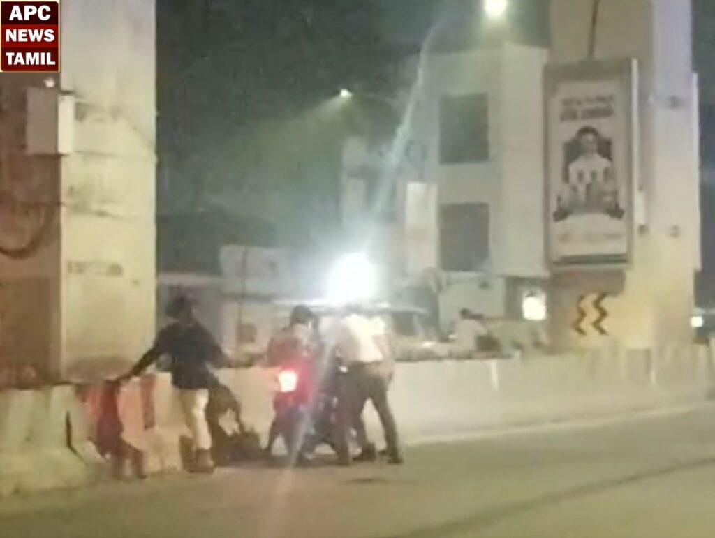 காலியான சாலை... நெருப்பு பறக்க பைக் ரேஸில் ஈடுபட்ட இளைஞர்கள்... துரத்தி துரத்தி வேட்டையாடிய போலீசார்.