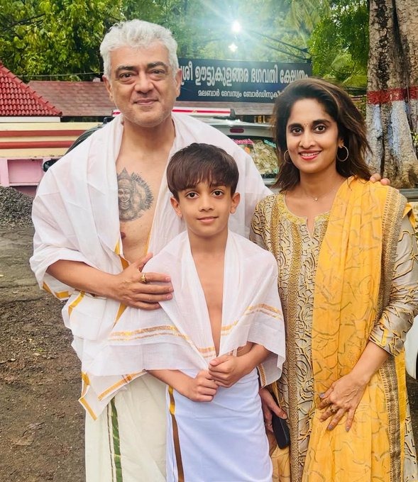 பாலக்காடு பகவதி அம்மனை தரிசனம் செய்த அஜித்.... கவனம் ஈர்க்கும் டாட்டூ!