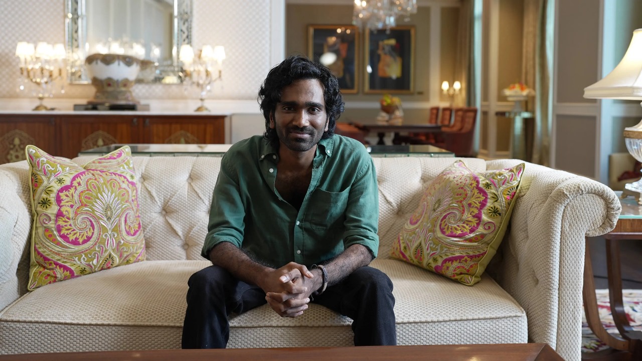 முதல் படத்திலிருந்து இணை இயக்குனராக பணியாற்றிய நண்பன்.... பிரதீப் ரங்கநாதன் செய்த செயல்!