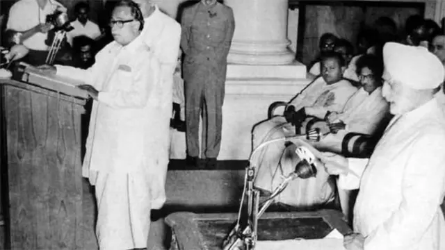 காலத்தின் நிறம் கருப்பு சிவப்பு - இந்தியாவின் முதல் கூட்டாச்சிக் குடியரசுக் கட்சி!