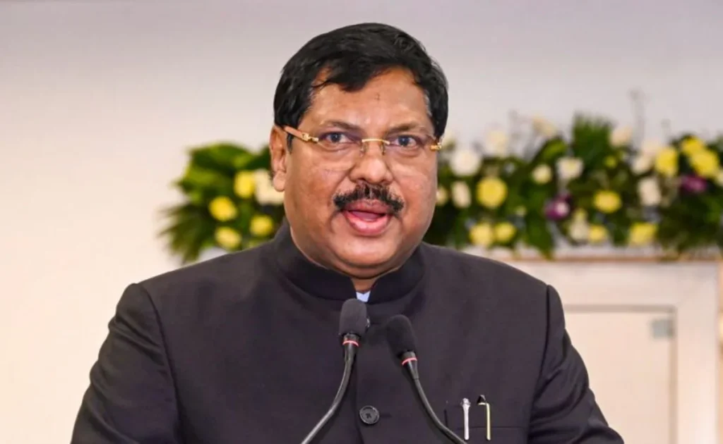 . நான் ஓய்வு பெறும் வரை வழக்கு விசாரணைகளை ஒத்திவைக்க விரும்புகிறதா மத்திய அரசு? தலைமை நீதிபதி கவாய் அதிருப்தி..!