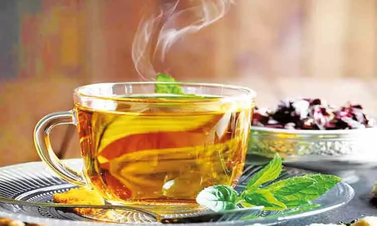 மழைக்காலத்தில் குடிக்க வேண்டிய மூலிகை தேநீர் வகைகள்!