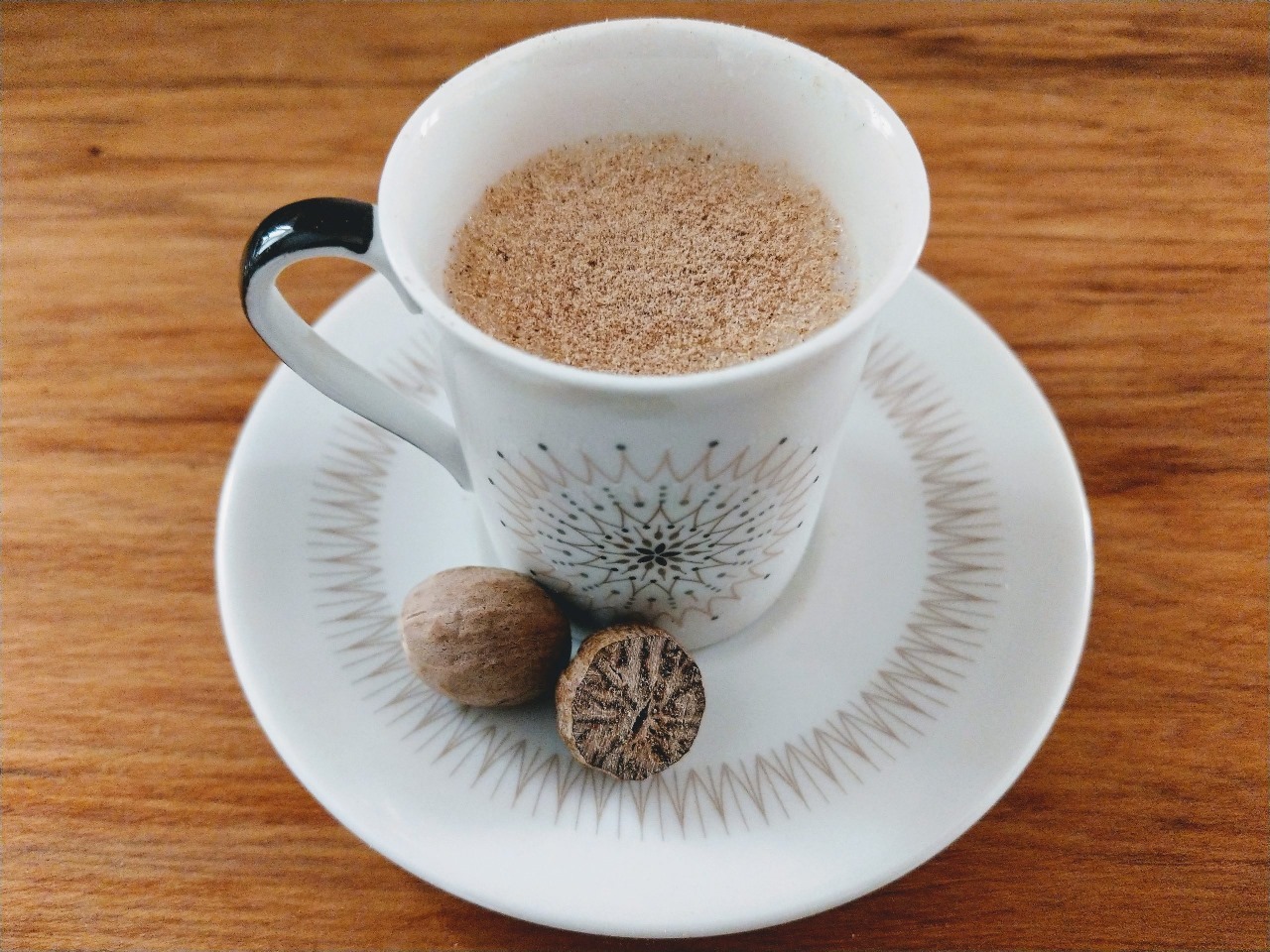 ஒரு நாளைக்கு ஒரு சிட்டிகை போதும்.... ஜாதிக்காயில் மறைந்திருக்கும் எண்ணற்ற பயன்கள்!