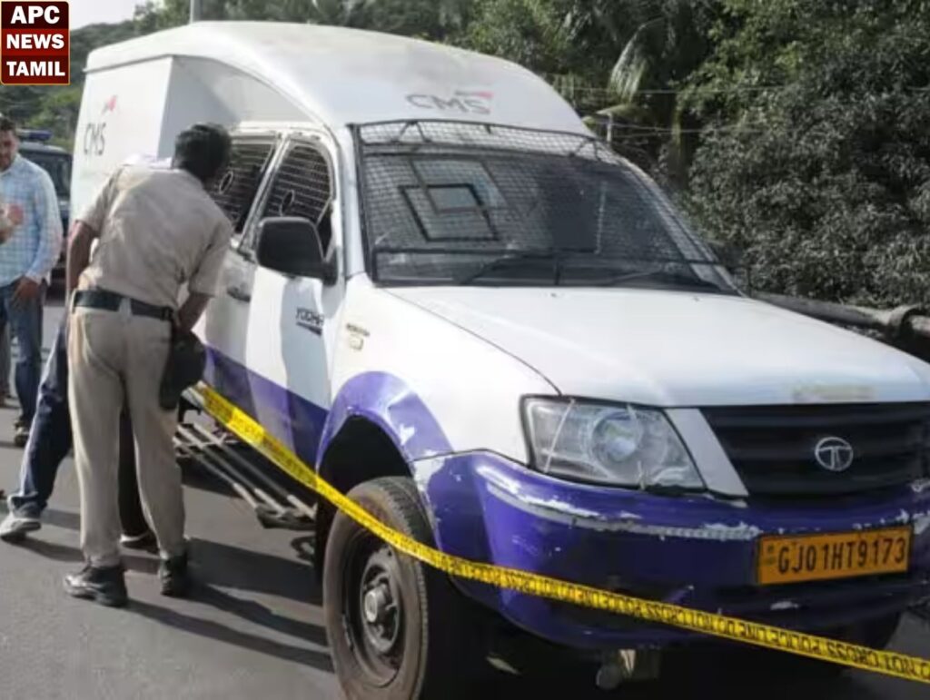 பெங்களூரில் பட்டப் பகலில் துணிகரம்…RBI அதிகாரிகள் என மிரட்டி ரூ.7 கோடி அபேஸ் செய்த கும்பல்…