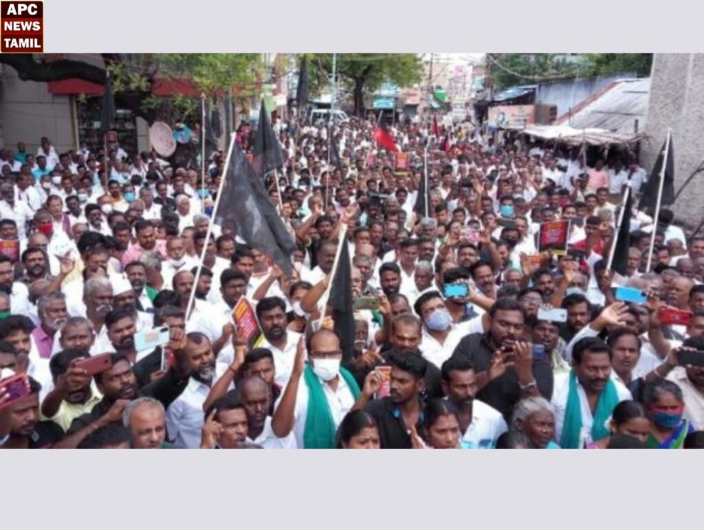 மோடிக்கு எதிராக விவசாயிகள் கருப்பு கொடி போராட்டம்…