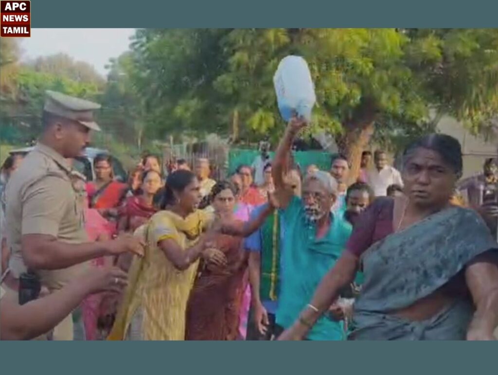 கோவில் இடங்களுக்கு சீல் … மண்ணெண்ணெய் ஊற்றி எதிர்ப்பு தெரிவித்த குடும்பத்தால் பரபரப்பு…