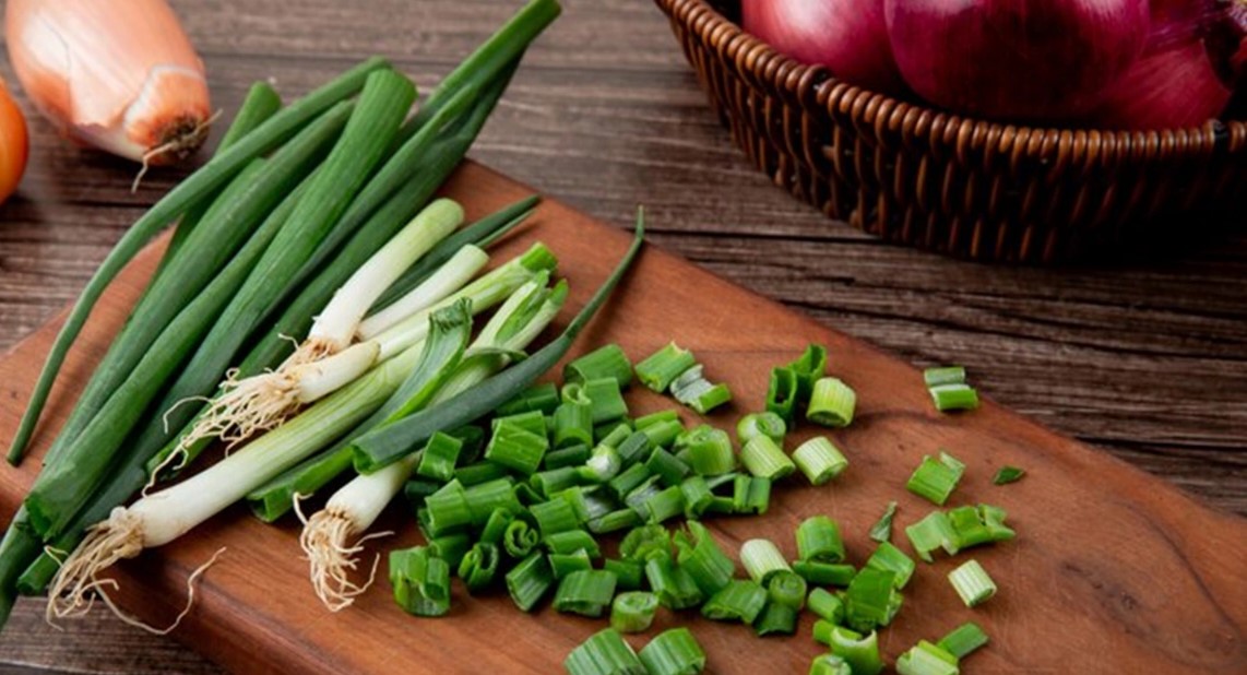 சுவைக்கும் ஆரோக்கியத்திற்கும் பயன் தரும் ஸ்ப்ரிங் ஆனியன்!