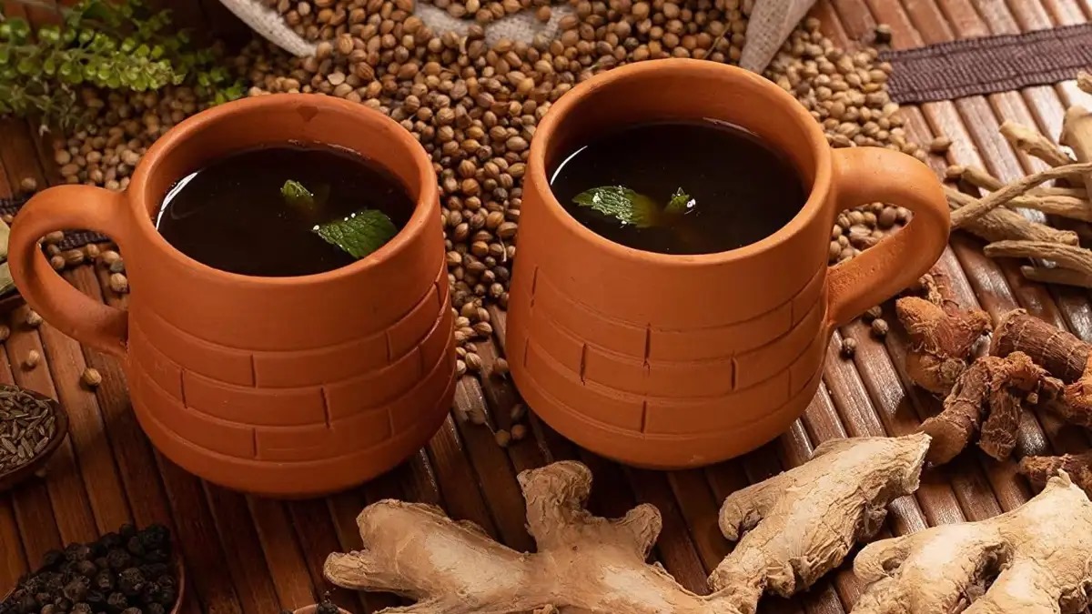 மழைக்காலத்தில் குடிக்க வேண்டிய மூலிகை தேநீர் வகைகள்!