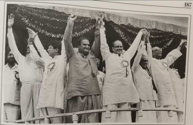 காலத்தின் நிறம் கருப்பு சிவப்பு - தேசிய அரசியலில் தொடரும் உரிமைக் குரல்!