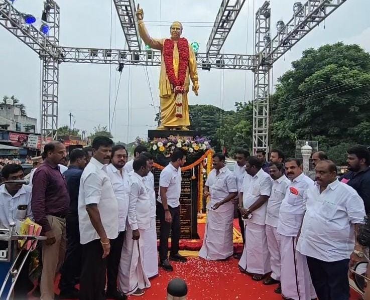 ஆவடியில் அண்ணா சிலை மீண்டும் திறப்பு: உதயநிதி ஸ்டாலின் திறந்து வைத்தார்