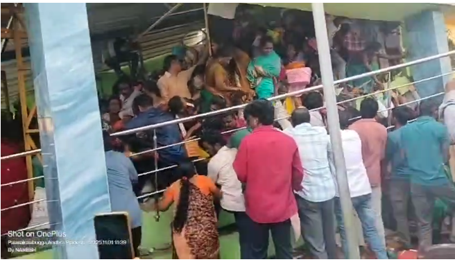 ஆந்திரா : கோயில் கூட்ட நெரிசலில் சிக்கி 9 பேர் உயிரிழப்பு..!