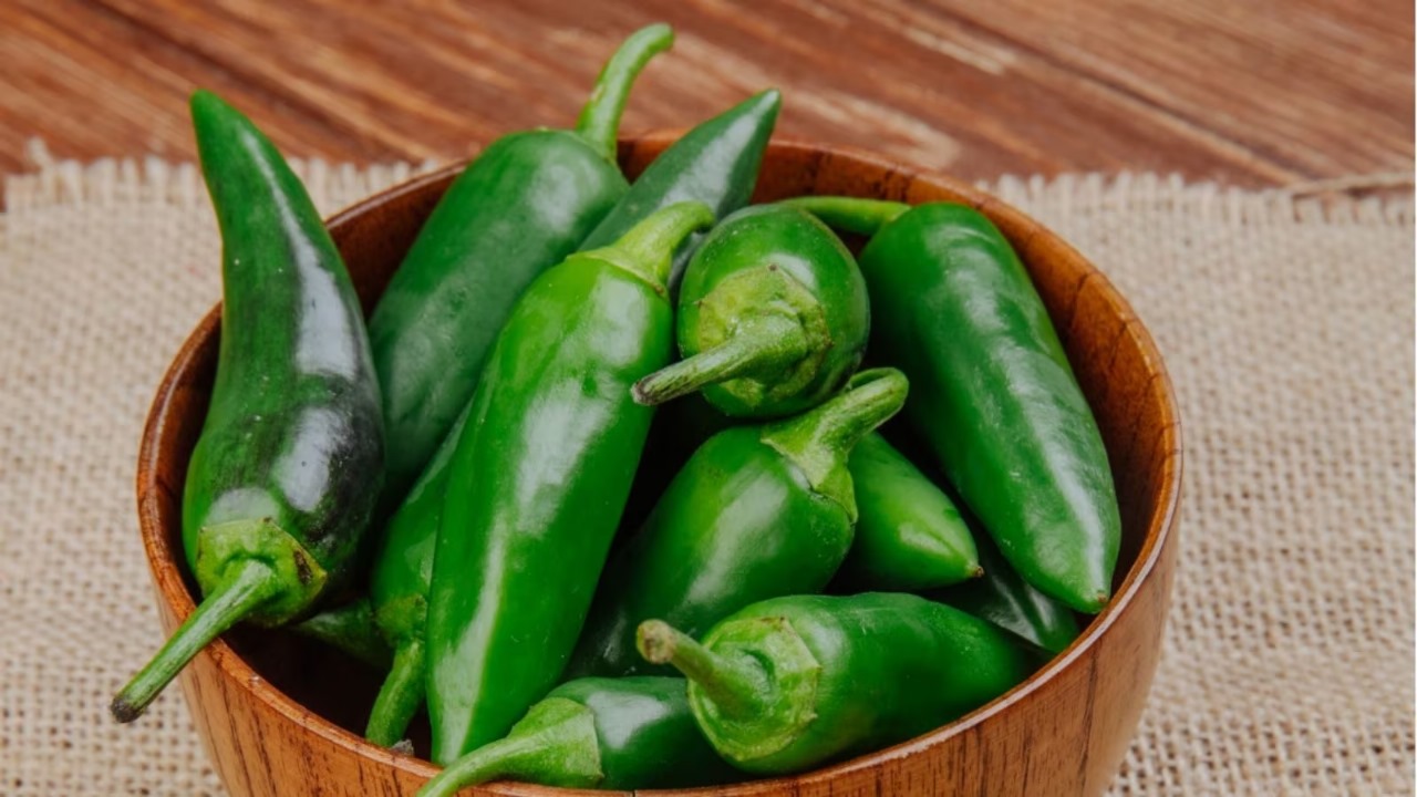 நோய் எதிர்ப்பு சக்தி அதிகரிக்கனும்னா பச்சை மிளகாய் சாப்பிடுங்க!