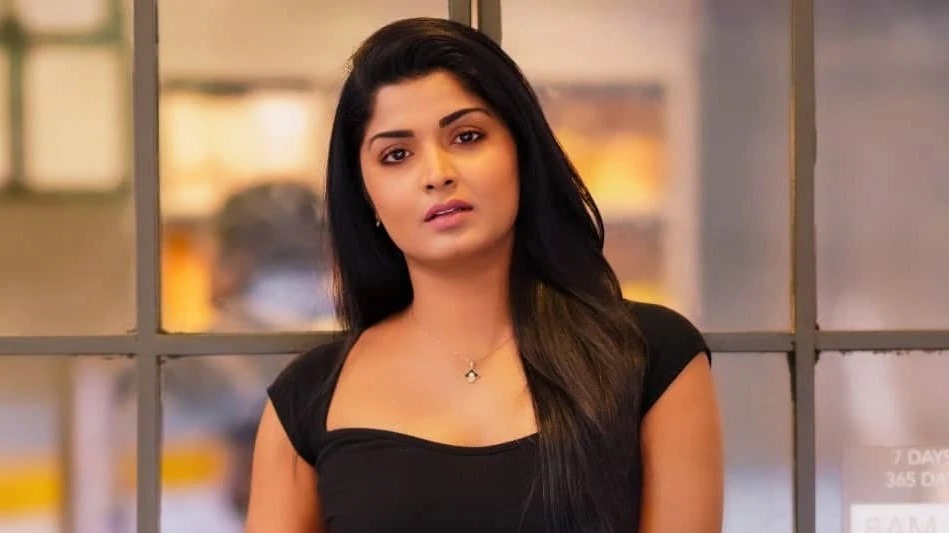 தனுஷுக்கு எதிராக பரவும் செய்திகள்.... பிரபல சீரியல் நடிகை விளக்கம்!