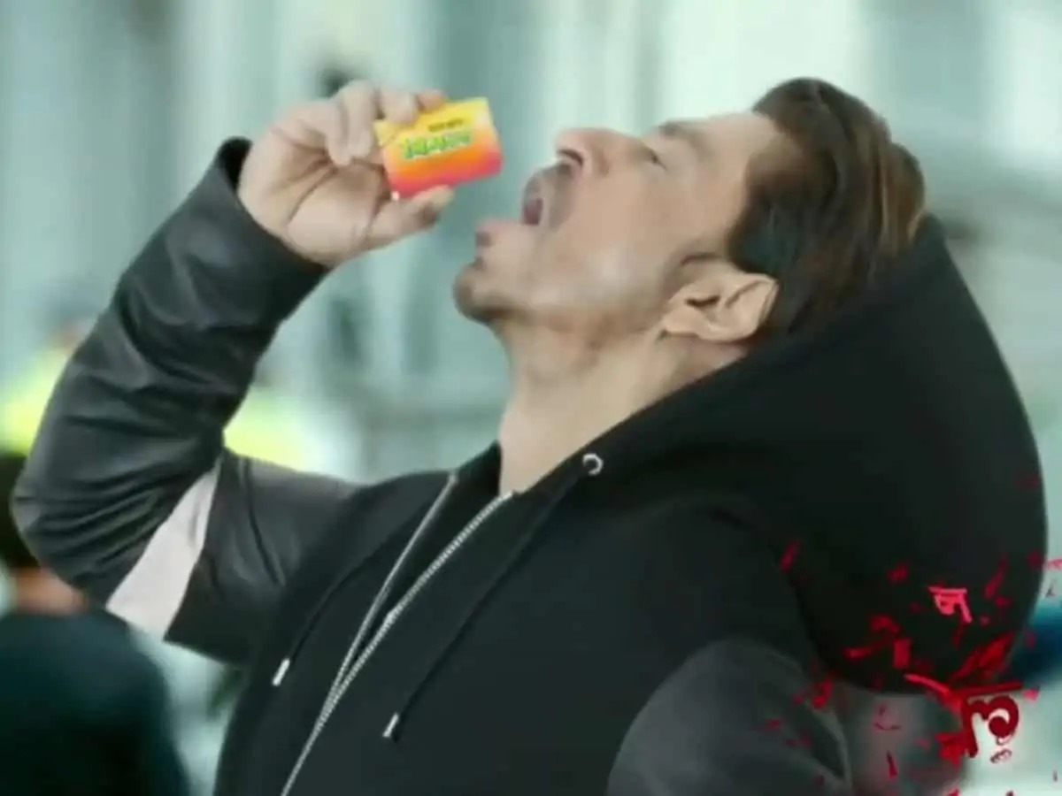 'வேட்டி' ராஜ்கிரணும் 'பான் மசாலா' ஷாருக்கானும்!