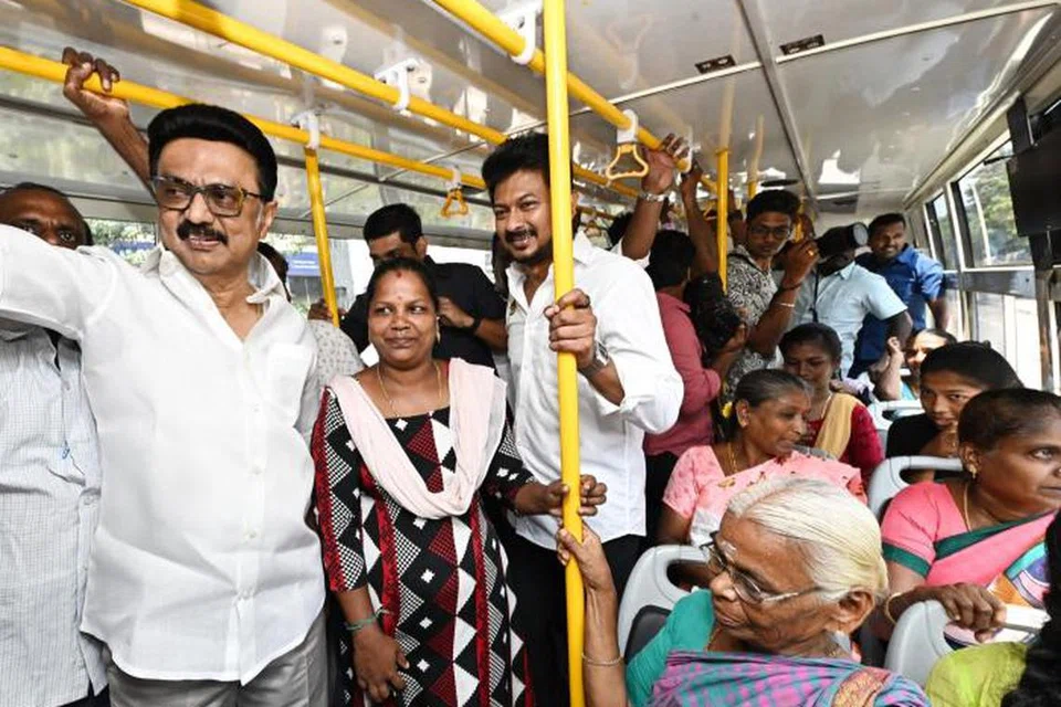 காலத்தின் நிறம் கருப்பு சிவப்பு – சமூக மாற்றம் நோக்கிய 75 ஆண்டுக்காலப் பயணம்!