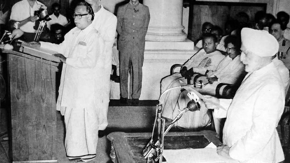 காலத்தின் நிறம் கருப்பு சிவப்பு - மதச்சார்பின்மை காக்கும் மகத்தான இயக்கம்!