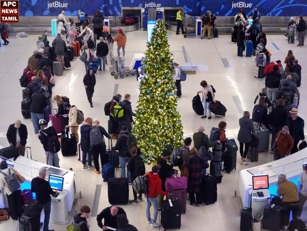 கிறிஸ்துமஸ், புத்தாண்டு விடுமுறையையொட்டி, சொந்த ஊருக்கு செல்லும் பயணிகள்… போதிய விமானங்கள் இல்லாமல் கடும் அவதி…