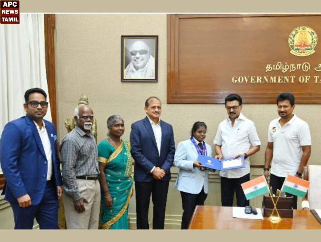 கேரம் உலக கோப்பை சாம்பியன் கீர்த்தனாவுக்கு ரூ.1 கோடி பரிசு!