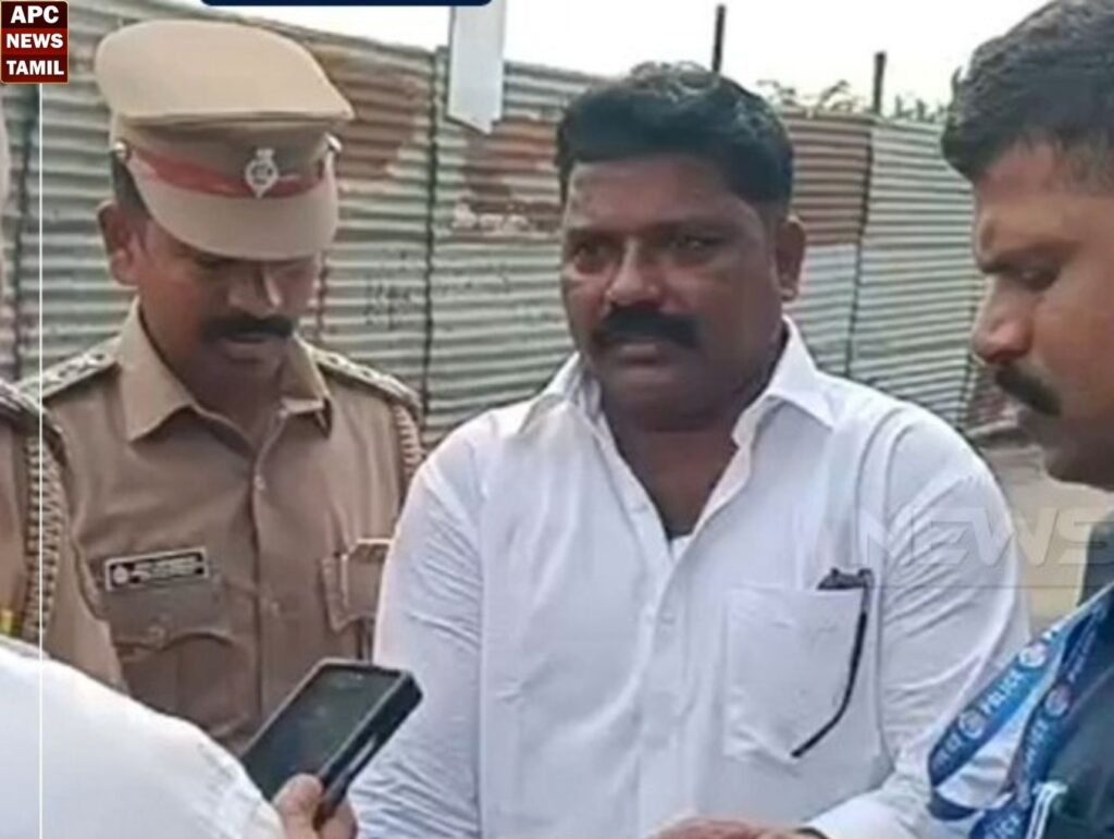 விஜய் பரப்புரை கூட்டத்துக்கு கைத்துப்பாக்கியுடன் சென்ற நபரால் பரபரப்பு!