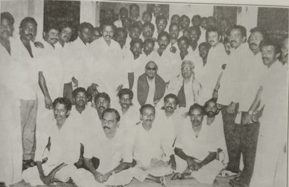 காலத்தின் நிறம் கருப்பு சிவப்பு - இளைஞர்களை ஈர்த்த இயக்கம்!