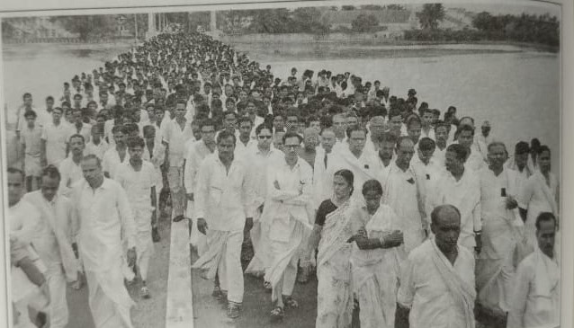 காலத்தின் நிறம் கருப்பு சிவப்பு - செயல்வீரா்களும் தளகர்த்தர்களும் நிறைந்த பாசறை!