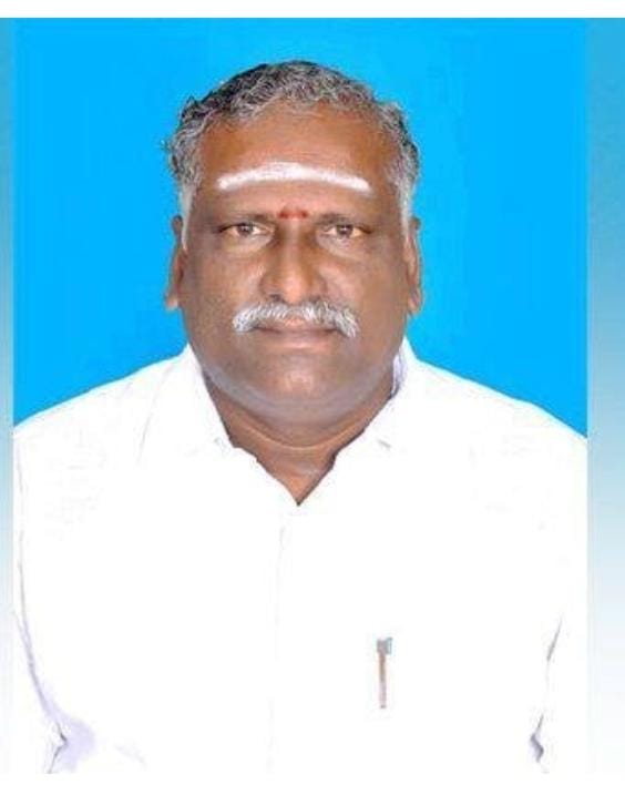 பாம்பு கடித்து இறந்த அரசு ஊழியரின் மரணத்தில் திருப்பம்… ரூ.3 கோடி காப்பீடு பணத்திற்காக மகன்களே கொலை செய்தது அம்பலம்!