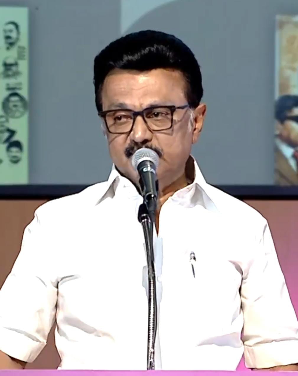 100 ஆண்டுகளை கடந்து நீதிக்கட்சியின் நீட்சியாக பயணம்… திமுகவை எப்படி கார்னர் செய்வது என்று தெரியாமல் எதிரிகள் புலம்புகிறார்கள்… நூல் வெளியீட்டு விழாவில் முதலமைச்சர் மு.க.ஸ்டாலின் உரை!