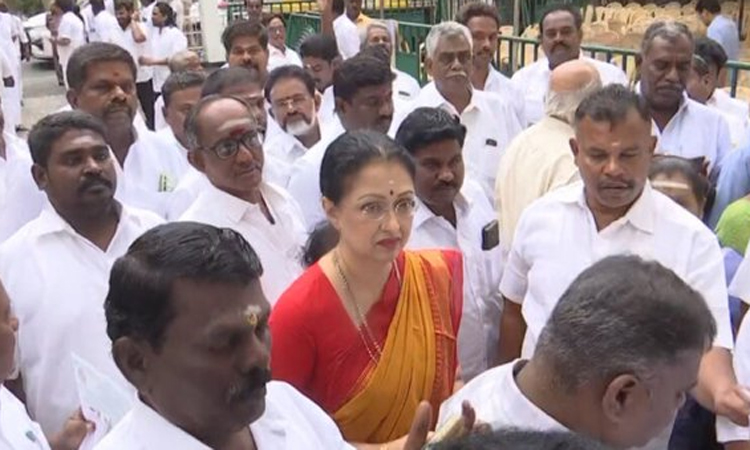 ராஜபாளையம் தொகுதியில் நான் போட்டியிட்டால் 100% வெற்றி உறுதி – கௌதமி பேட்டி…